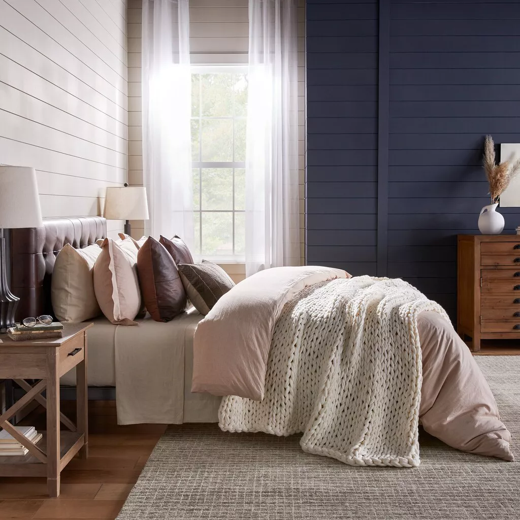 bedroomlayering 6 45d08ff7754a4df7858b91e42ad29cd7